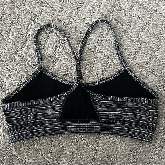 LULULEMON FLOW-Y SPORTS BRA SIZE 8 - Picture 2 of 3